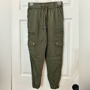 Banana Republic women’s joggers olive green xxs p